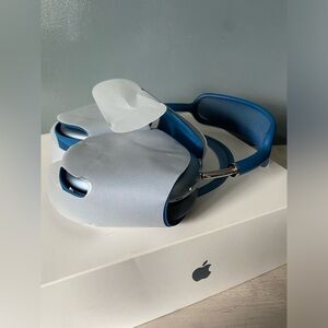 Apple Airpods Max  sky blue headphones